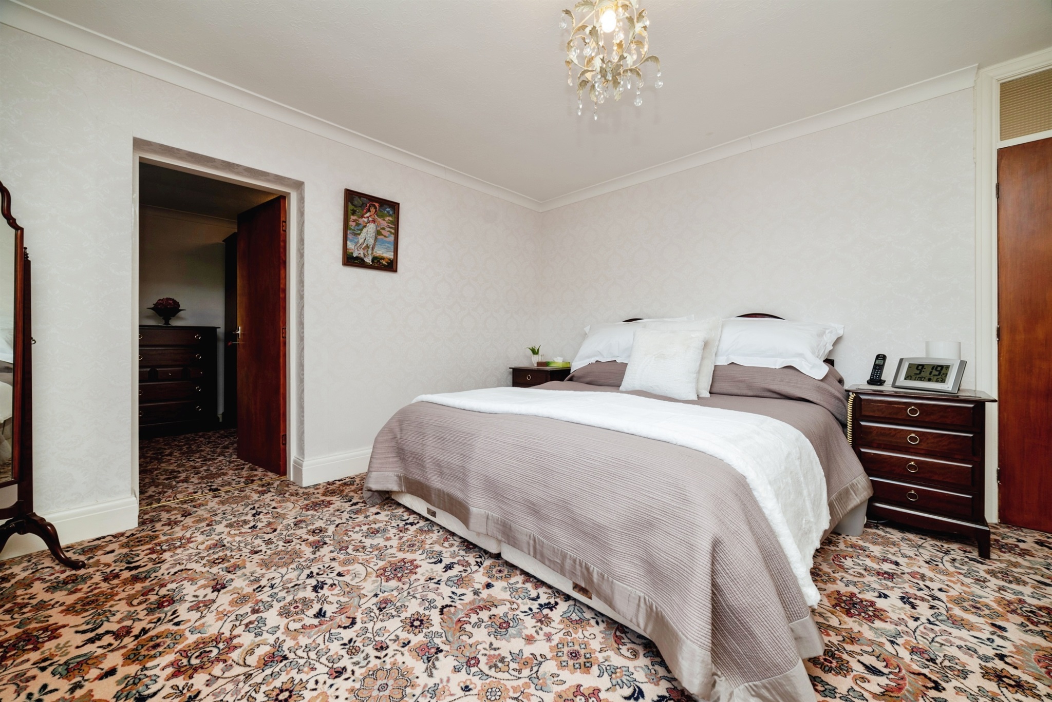 4 bed Detached Bungalow