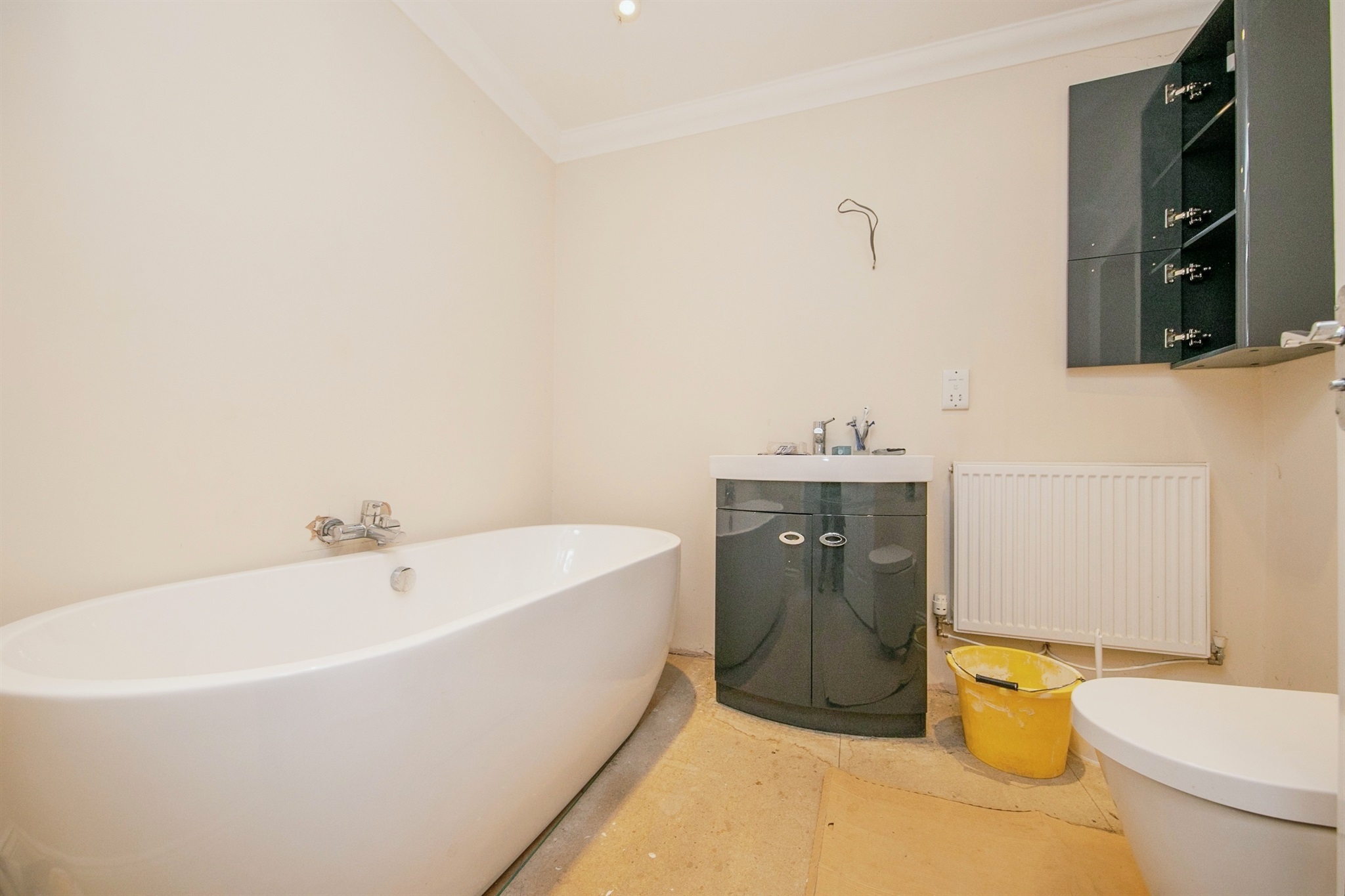4 bed Detached