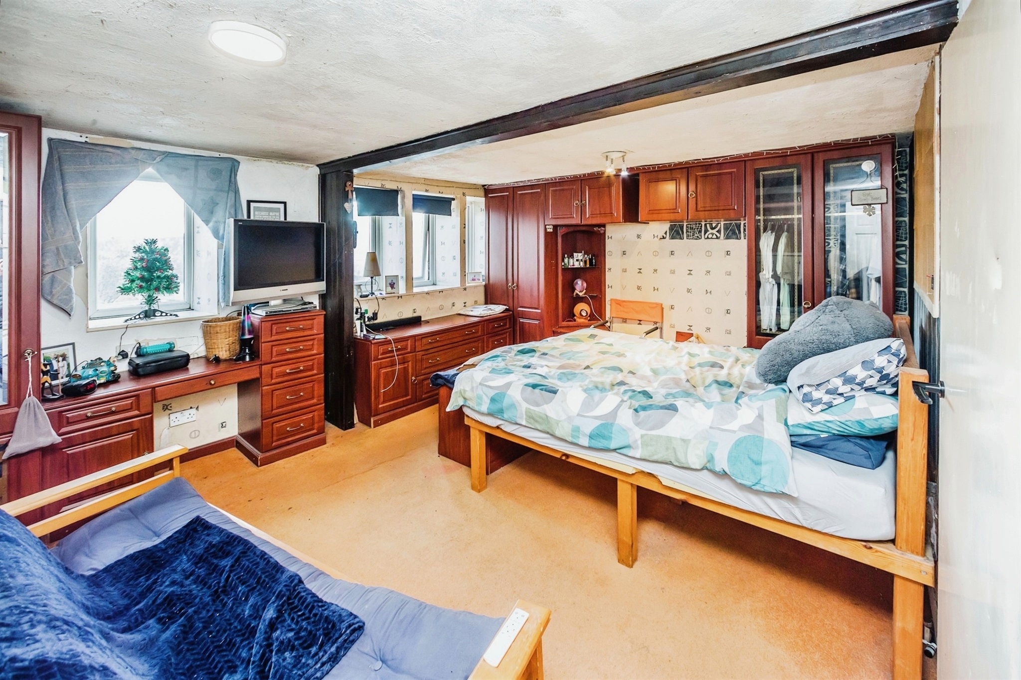 6 bed Semi-Detached