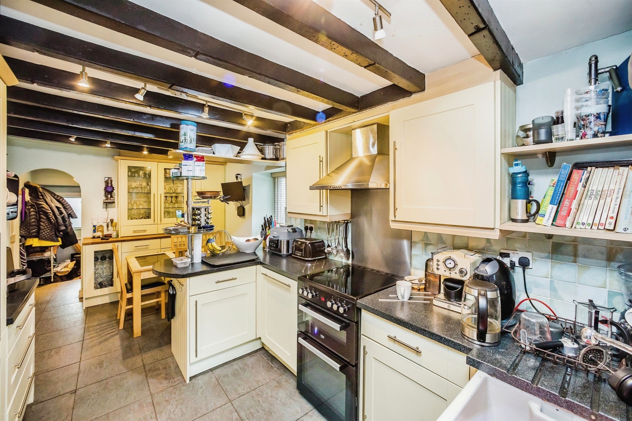 6 bed Semi-Detached