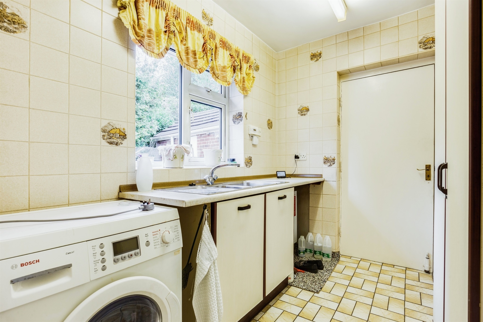 2 bed Detached Bungalow