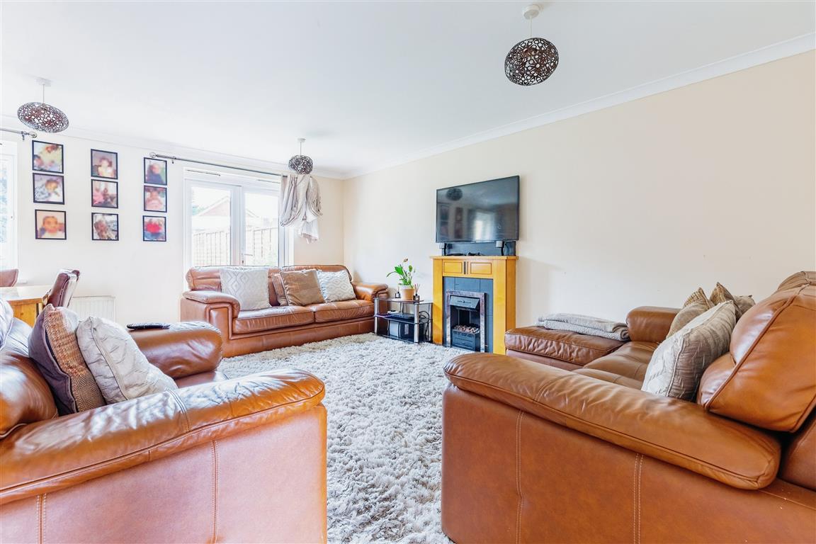 4 bed Semi-Detached