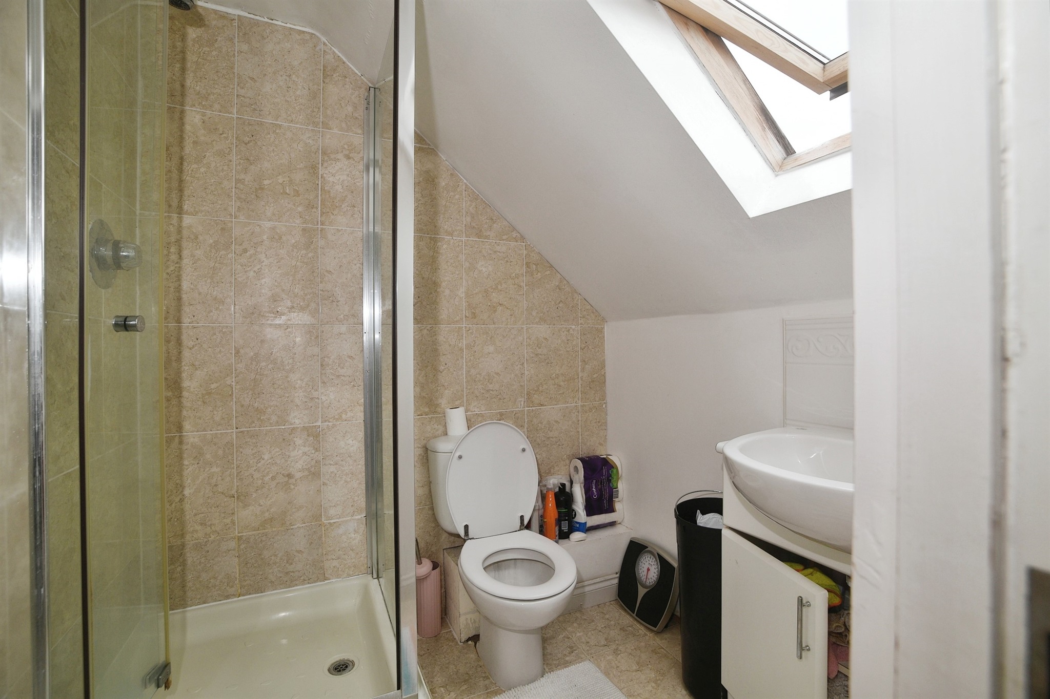 4 bed Semi-Detached