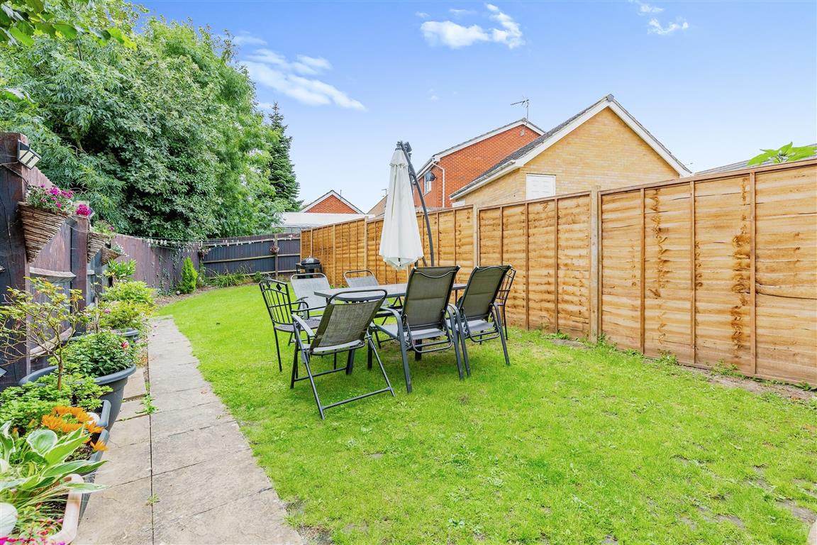 4 bed Semi-Detached
