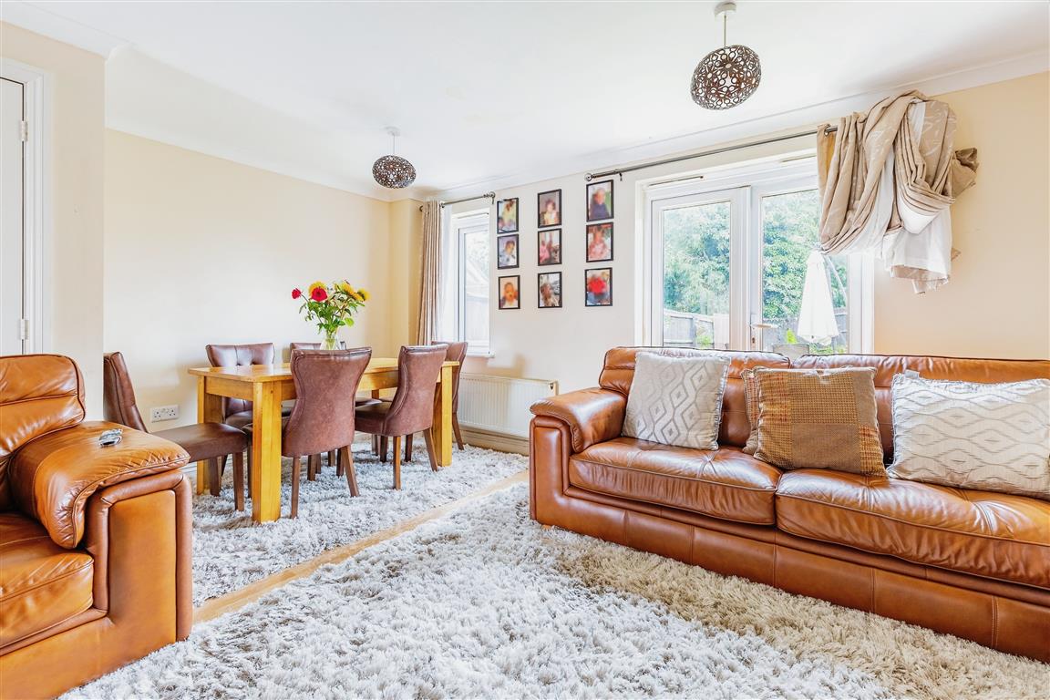 4 bed Semi-Detached