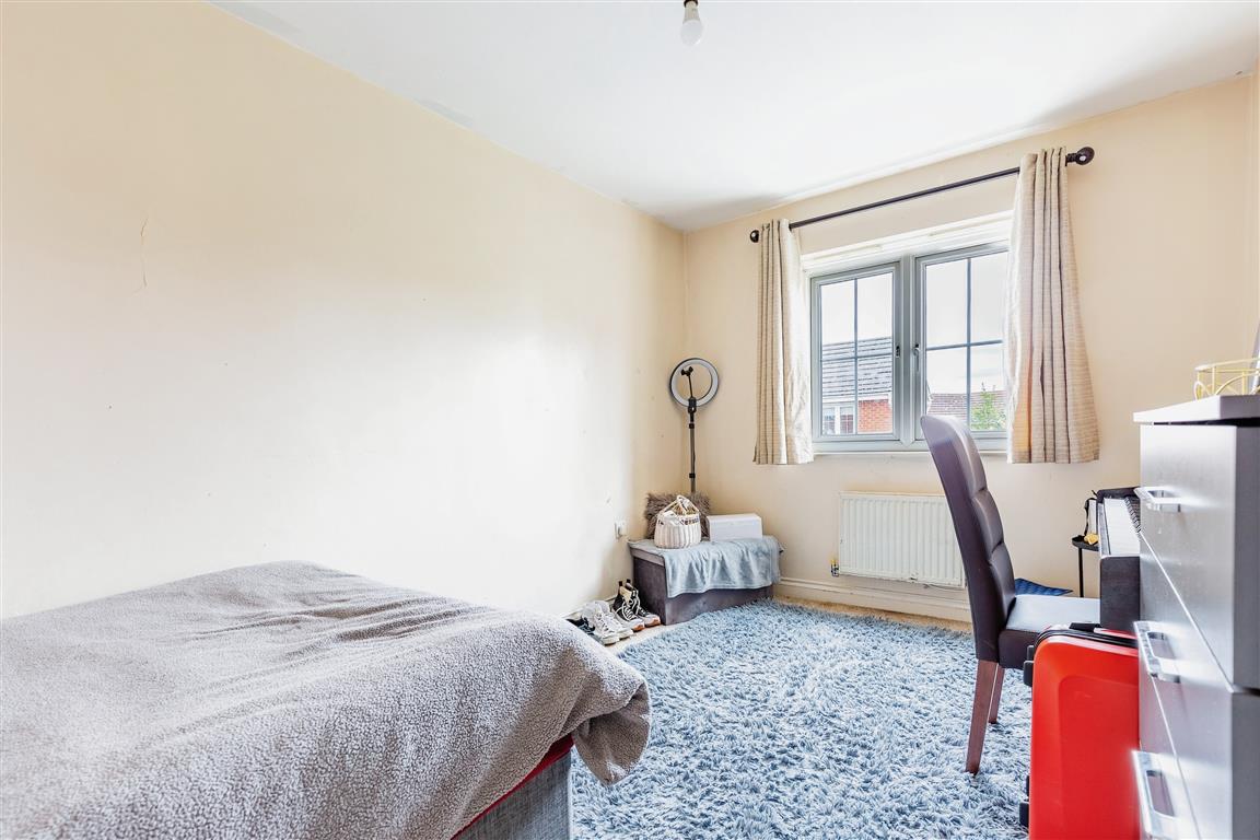4 bed Semi-Detached