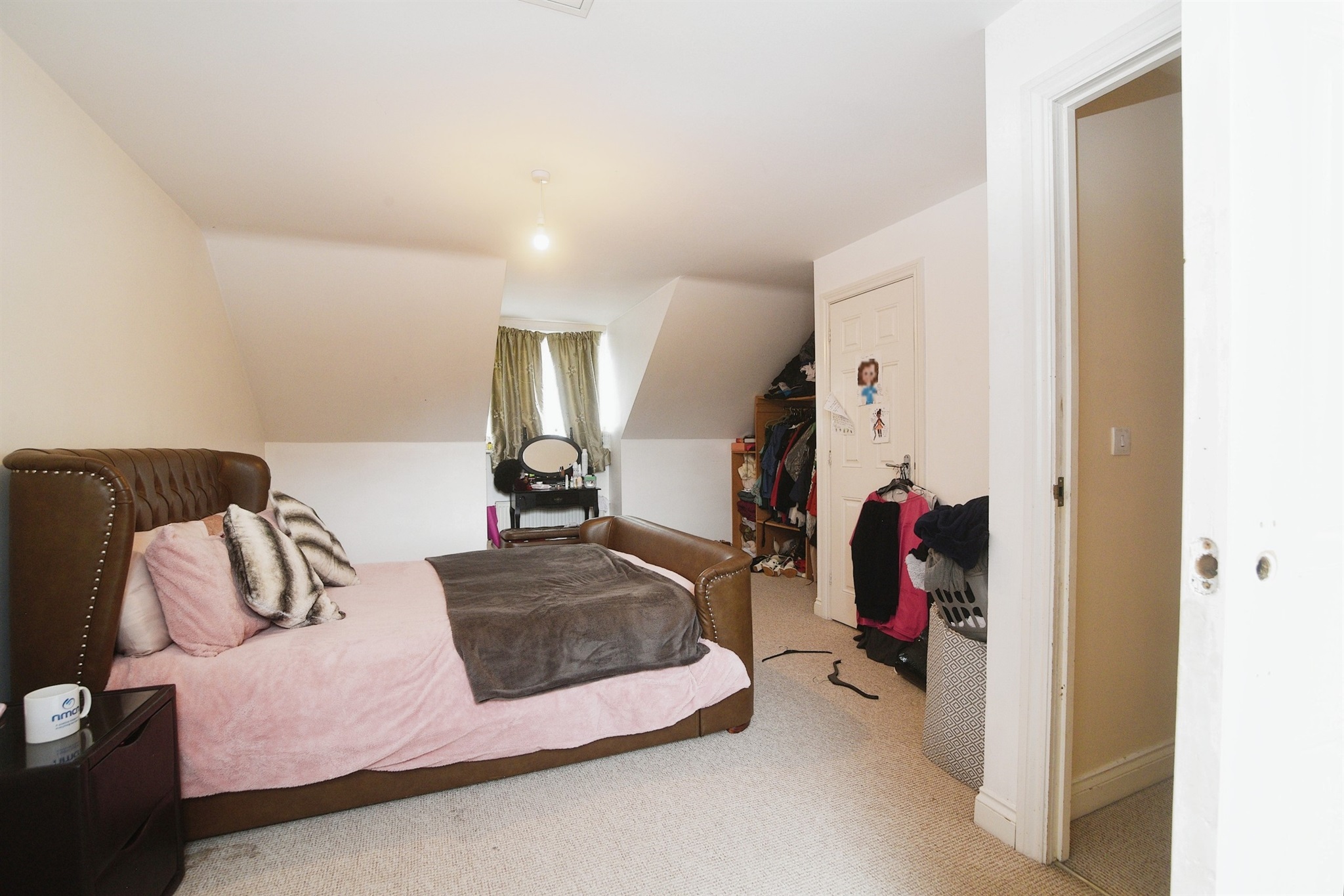 4 bed Semi-Detached