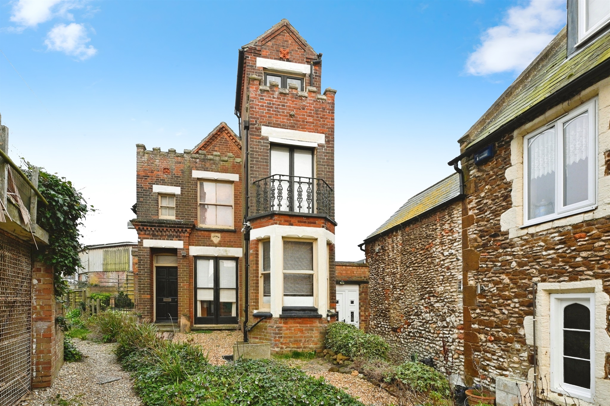 2 bed Semi-Detached