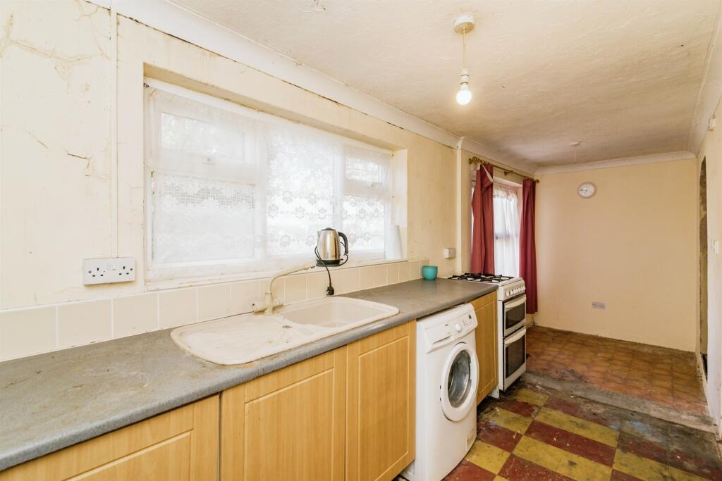 2 bed Detached