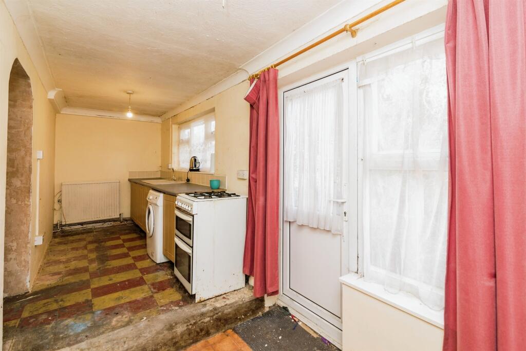 2 bed Detached