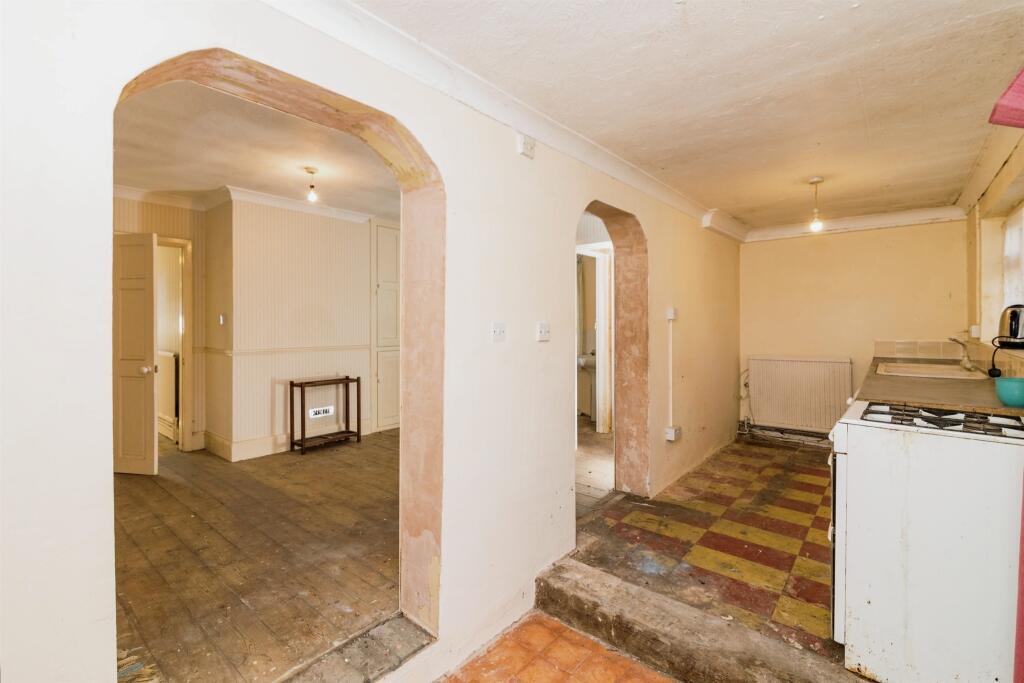 2 bed Detached