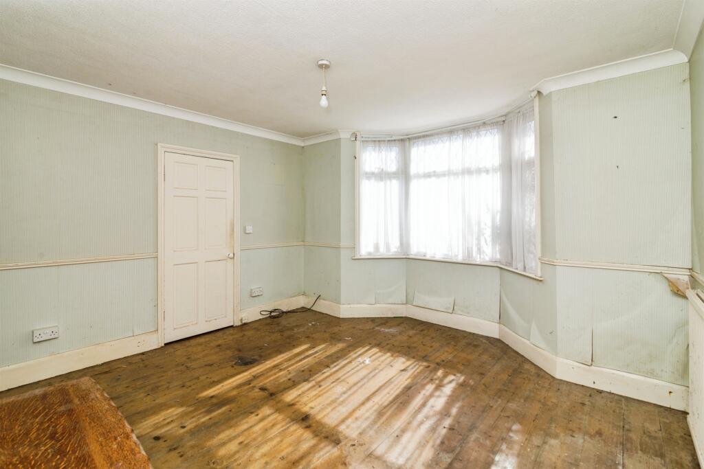 2 bed Detached