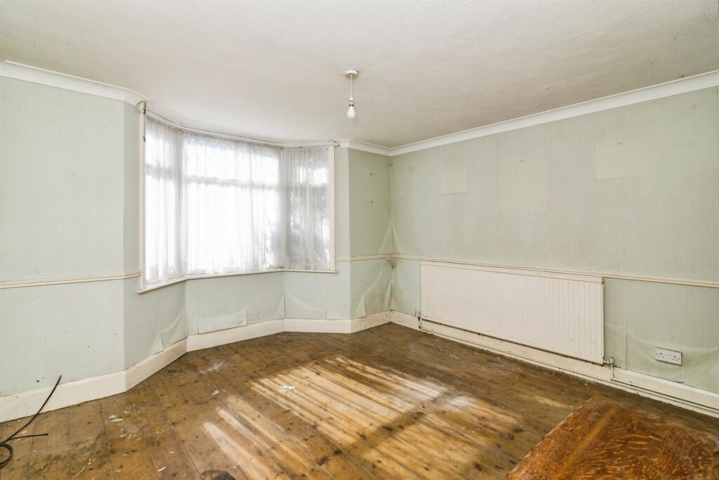 2 bed Detached
