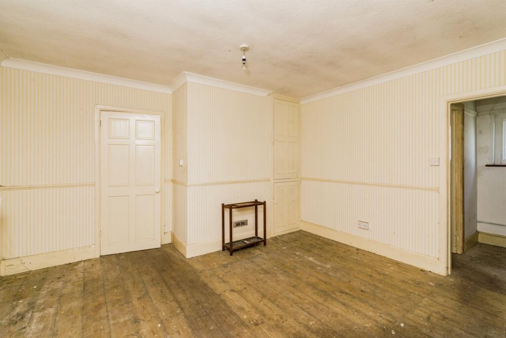 2 bed Detached