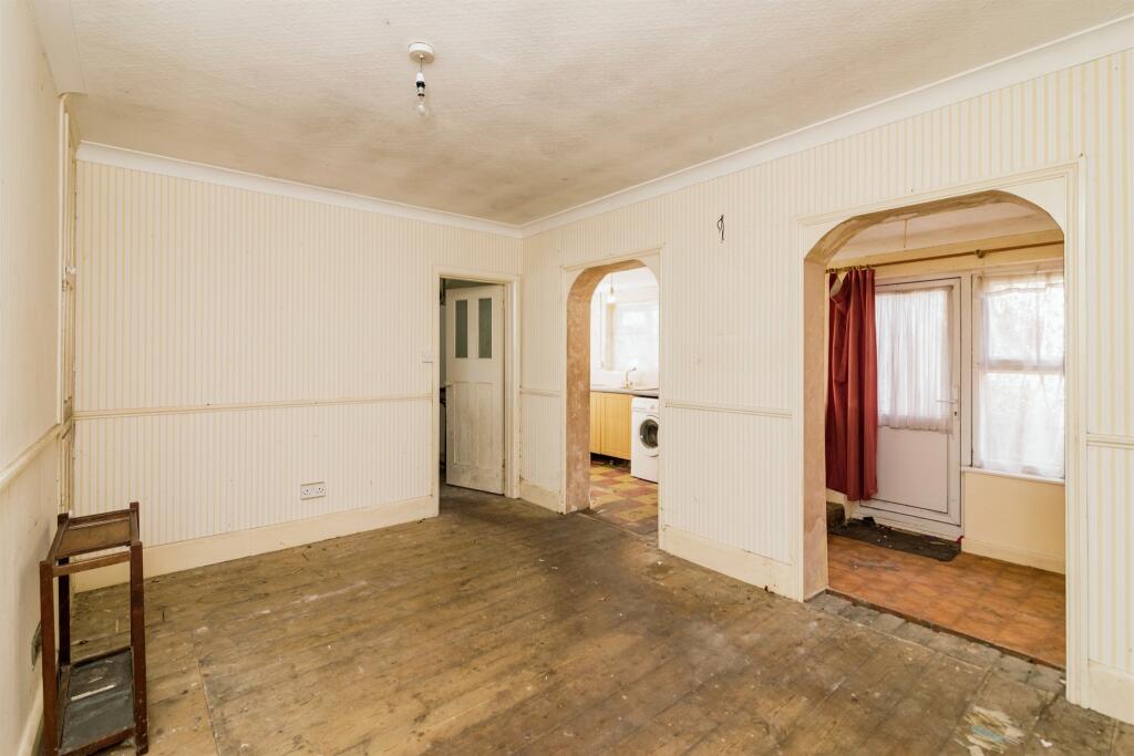 2 bed Detached