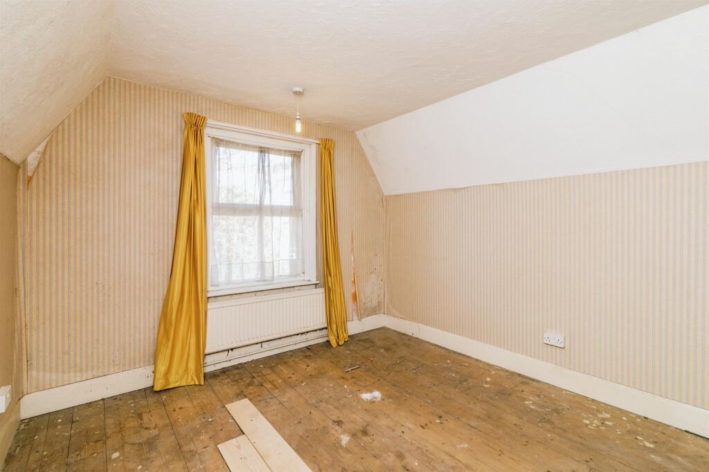2 bed Detached