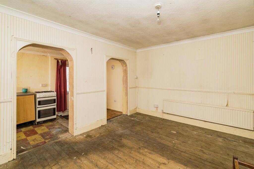 2 bed Detached