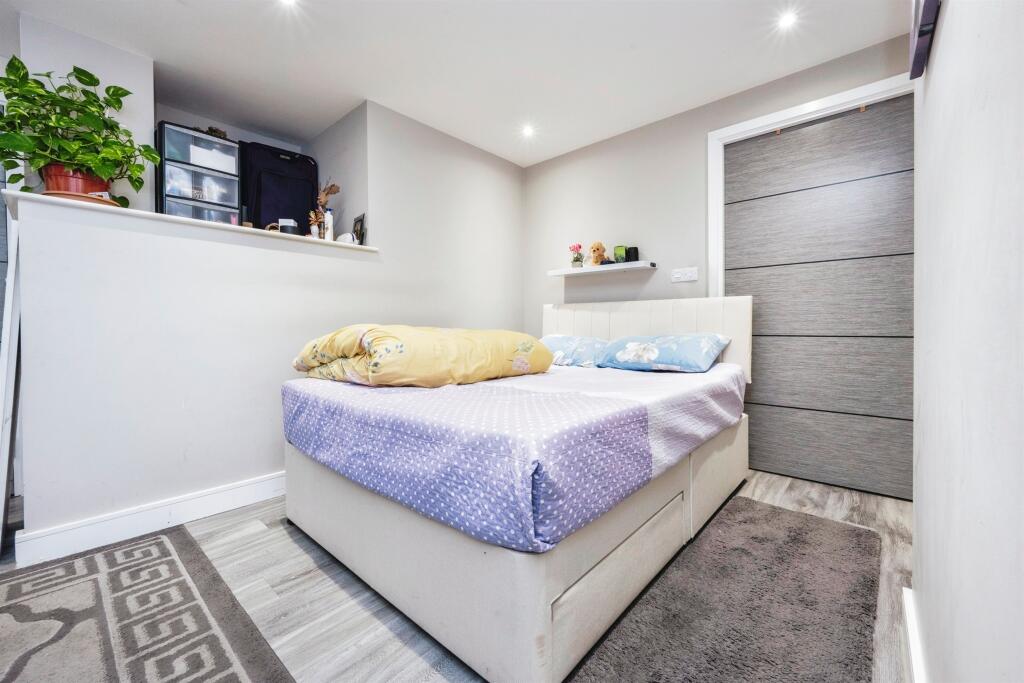 1 bed Apartment