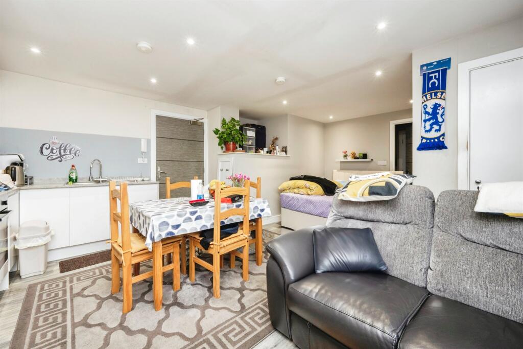 1 bed Apartment