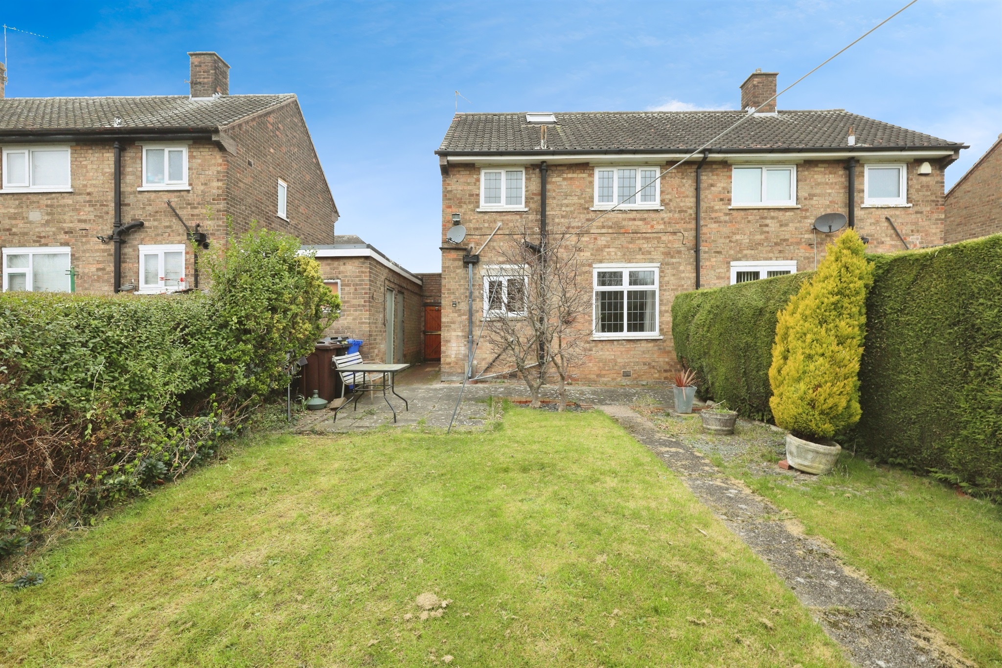 2 bed Semi-Detached