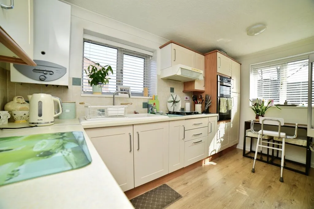 1 bed Ground Flat