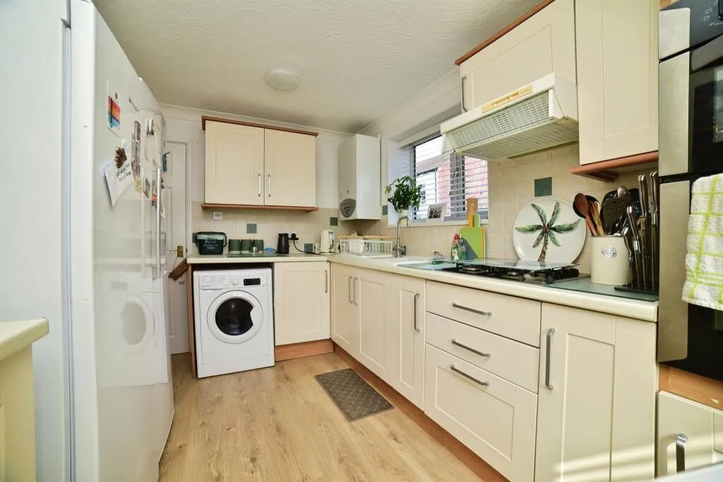 1 bed Ground Flat