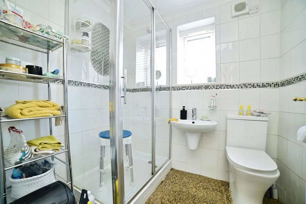 1 bed Ground Flat