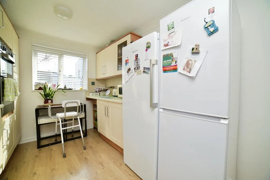 1 bed Ground Flat