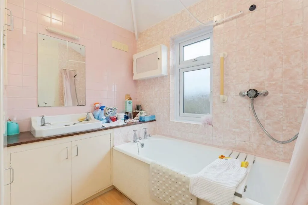 3 bed Semi-Detached