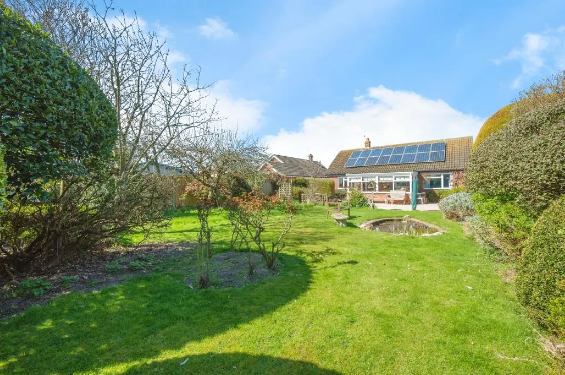 3 bed Semi-Detached Bungalow
