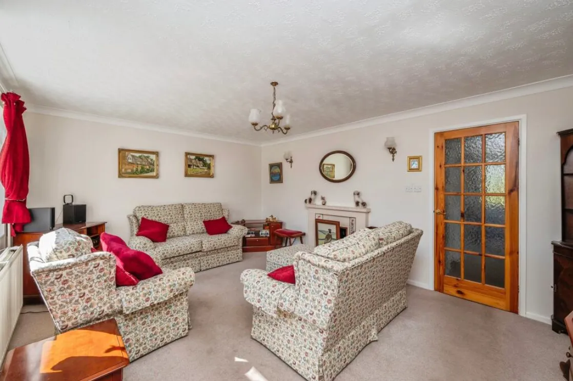 3 bed Semi-Detached Bungalow