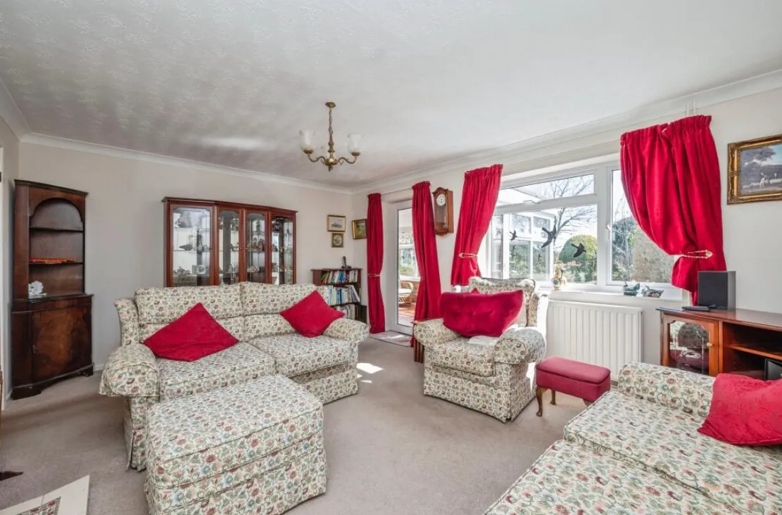 3 bed Semi-Detached Bungalow