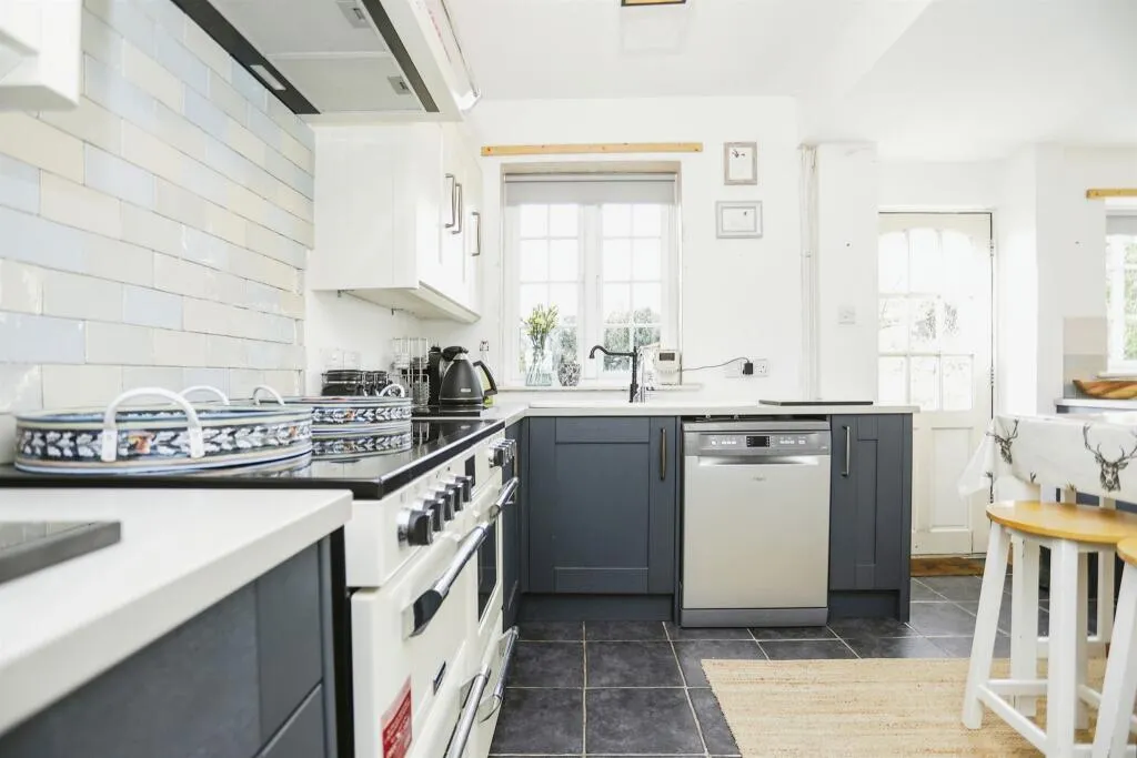 4 bed Semi-Detached
