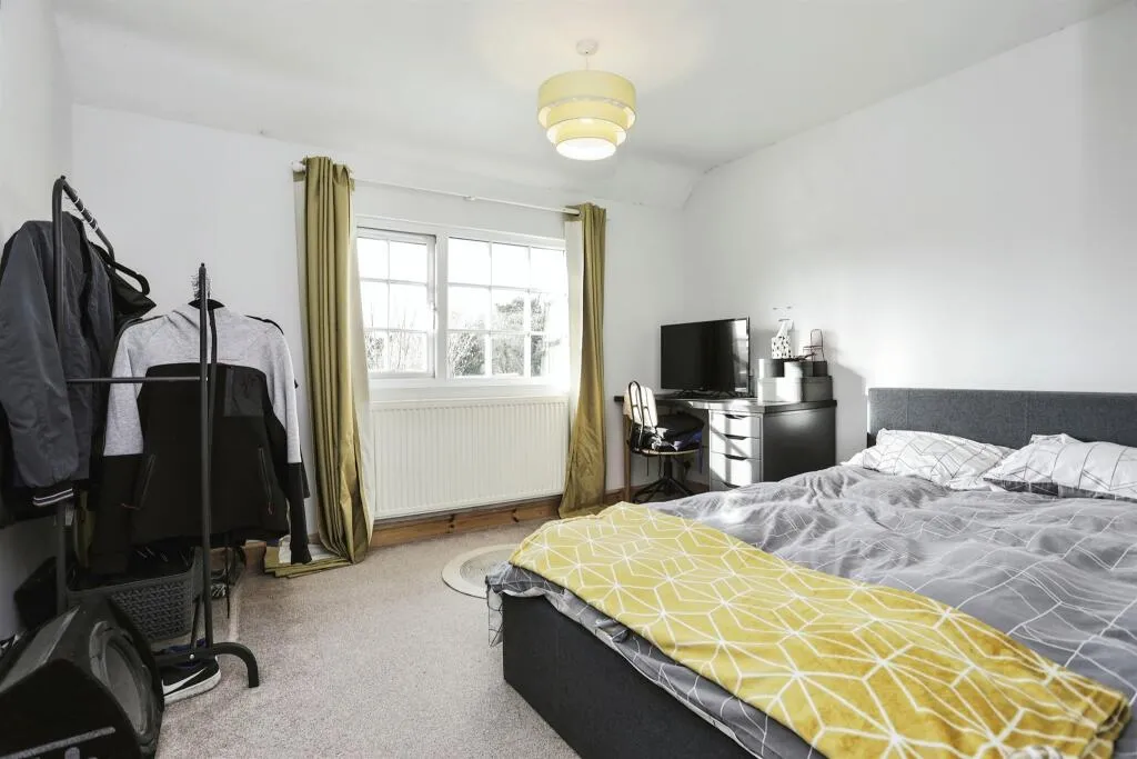 4 bed Semi-Detached