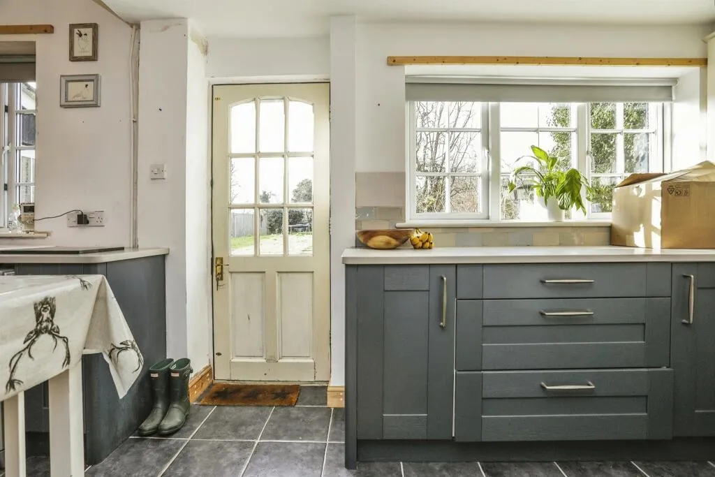 4 bed Semi-Detached