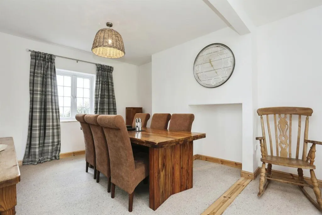 4 bed Semi-Detached