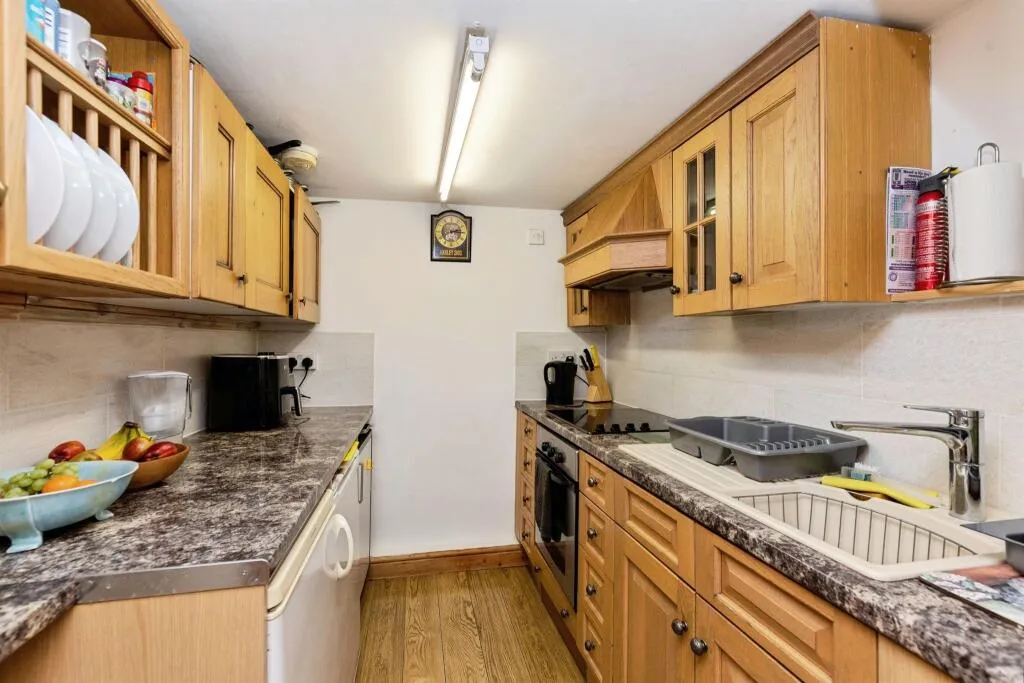 2 bed End of Terrace