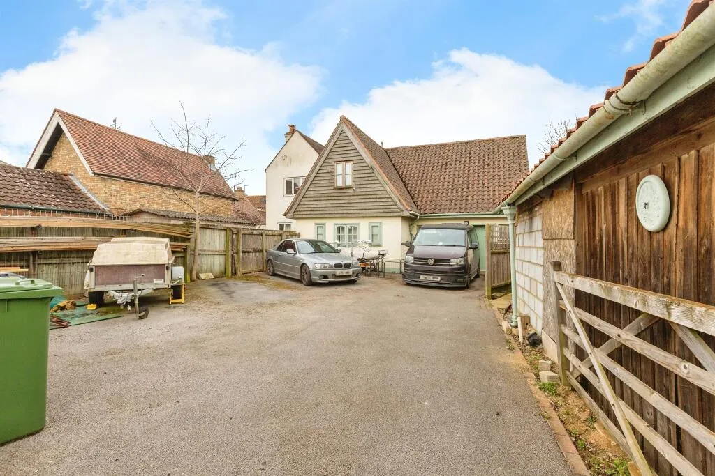 2 bed End of Terrace