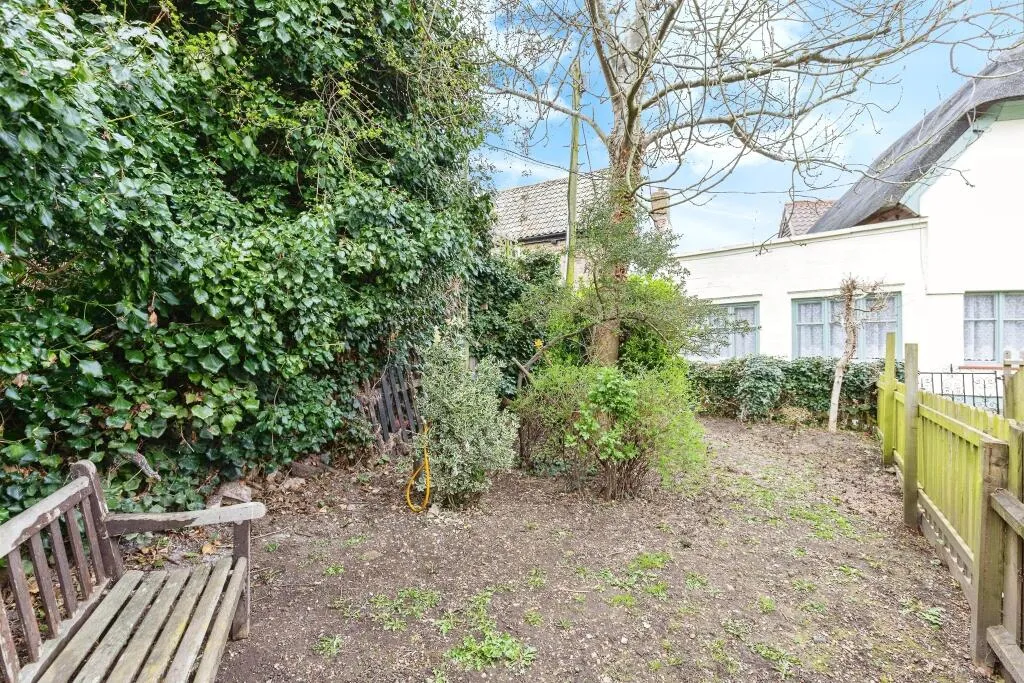 2 bed End of Terrace