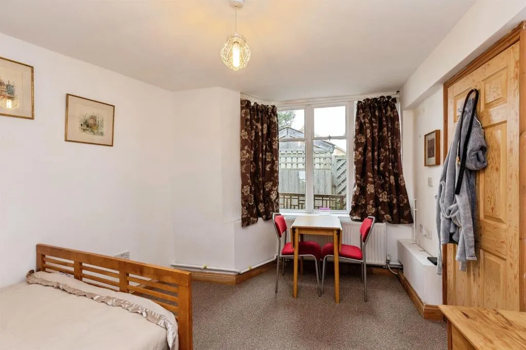 2 bed End of Terrace