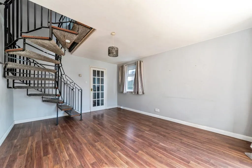 2 bed End of Terrace