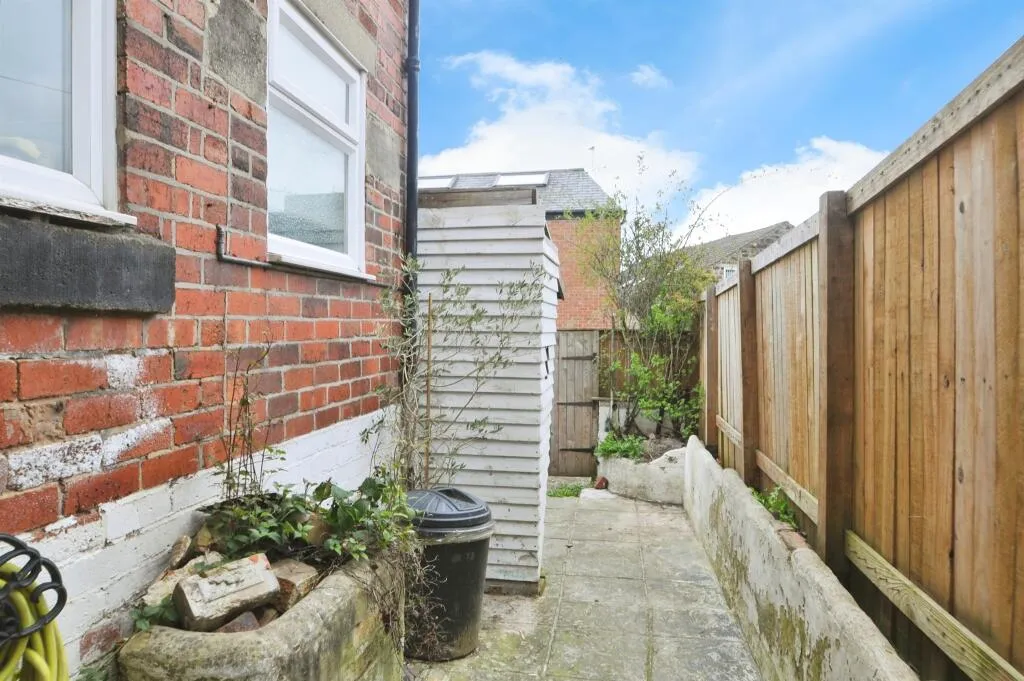 2 bed Terraced