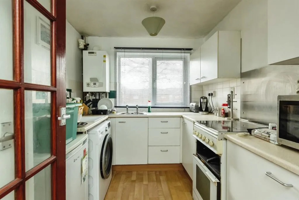 2 bed Maisonette