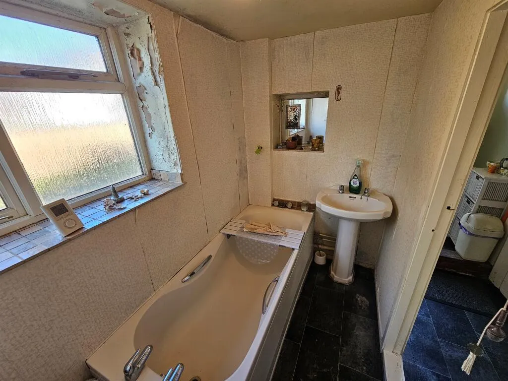 2 bed House