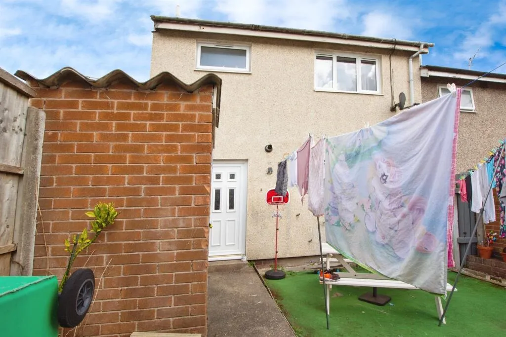 3 bed End of Terrace