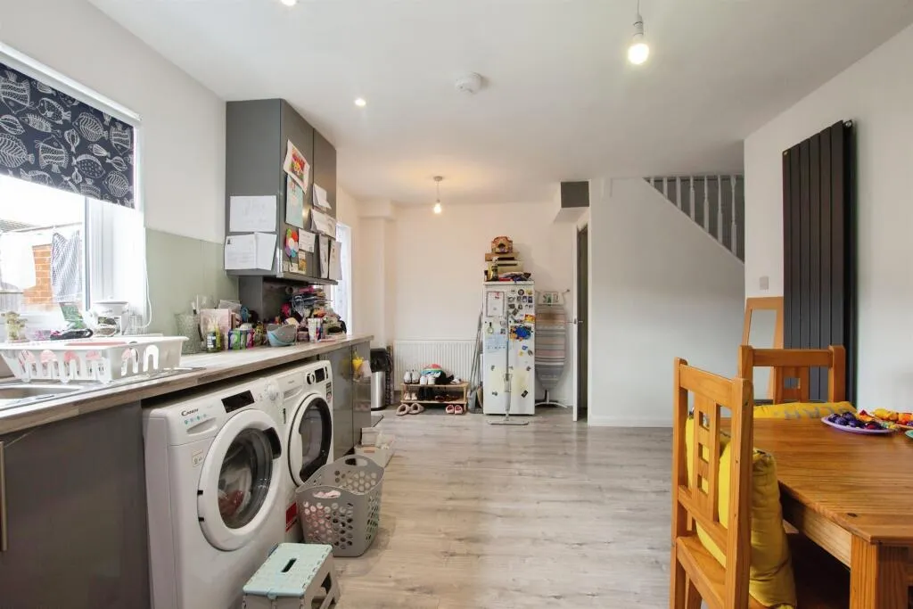 3 bed End of Terrace