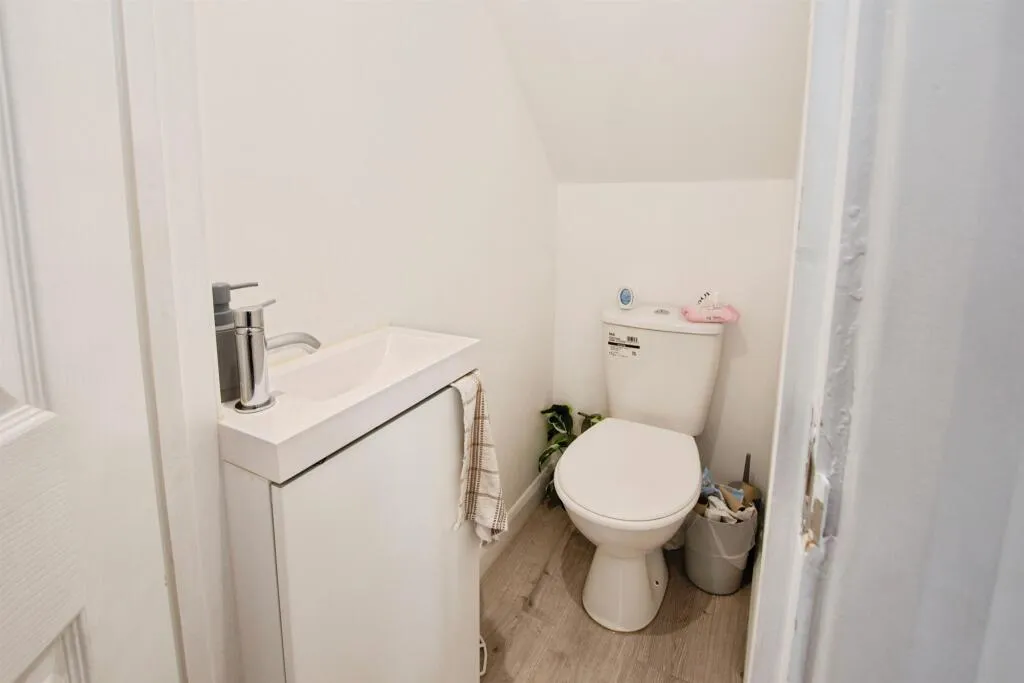 3 bed End of Terrace