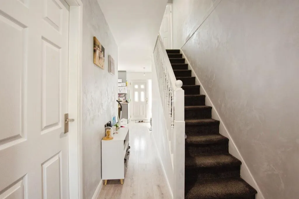 3 bed End of Terrace