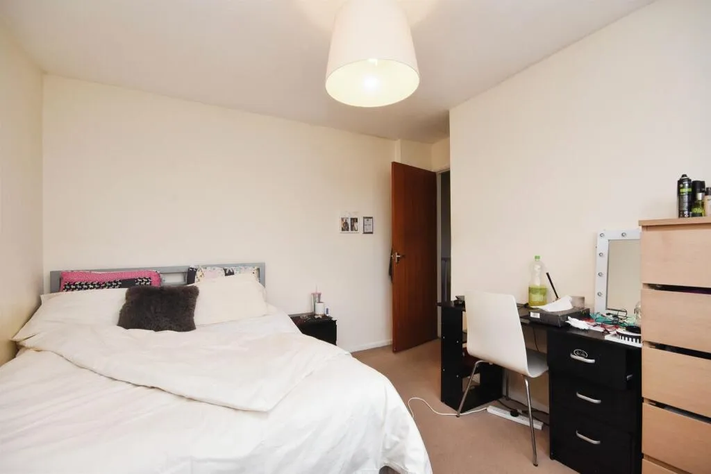 3 bed Maisonette