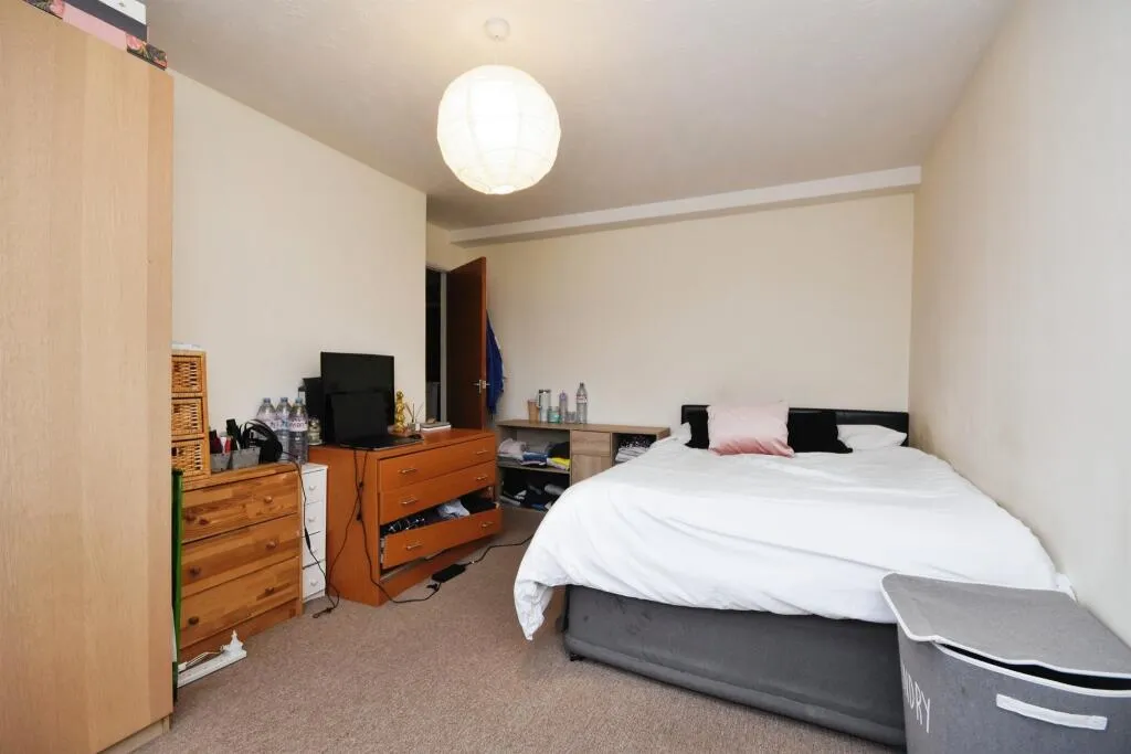 3 bed Maisonette